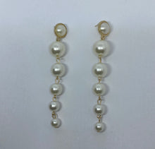 Load image into Gallery viewer, Dangle Pearl Earrings